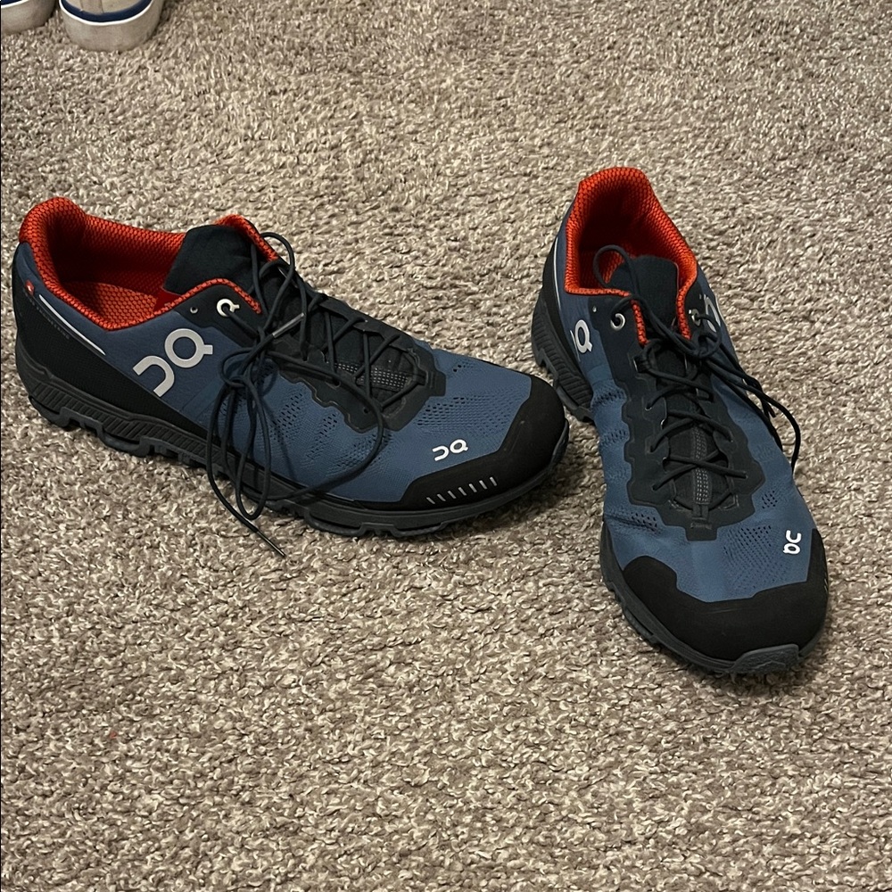 On Running Men's Navy Blue and Red Trail Sneakers